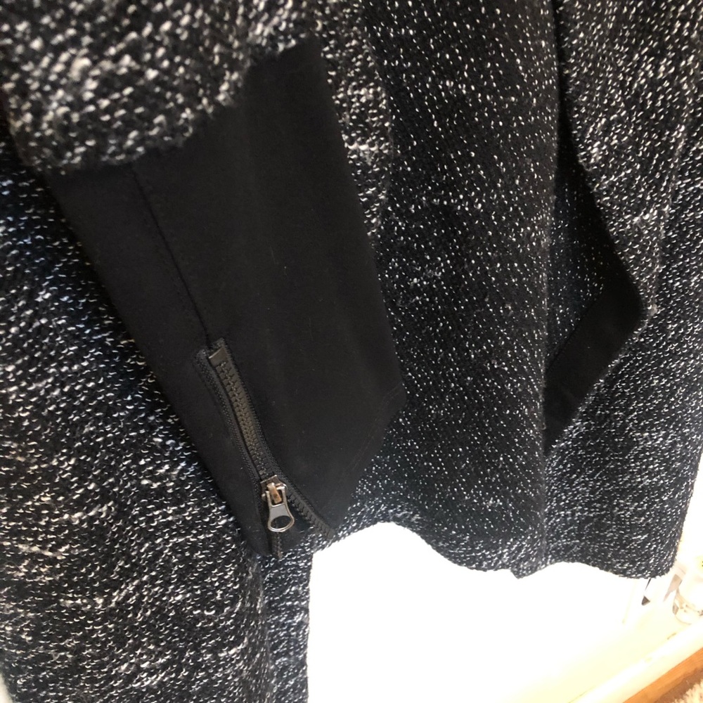 Cardigan - Picture 2 of 4